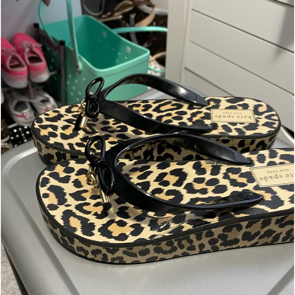 New Kate Spade Rhett Wedge Platform Sandal. Size 7 cheetah print.